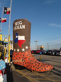 USA - Amarillo TX - Big Texan Giant Boot (20 Apr 2009)